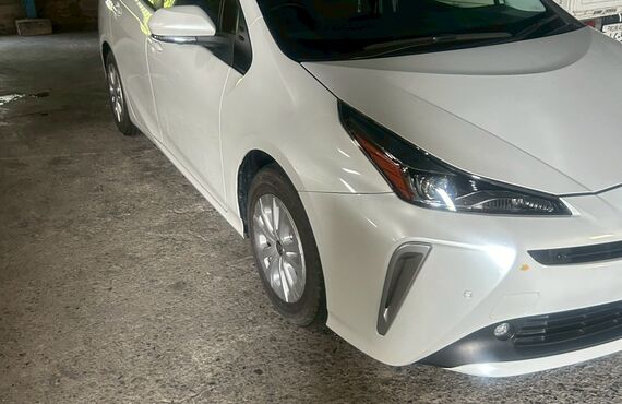 【車の悲劇】助手席にラーメンの汁を…！諦めるのはまだ早い、絶望的な臭いをプロが完全除去