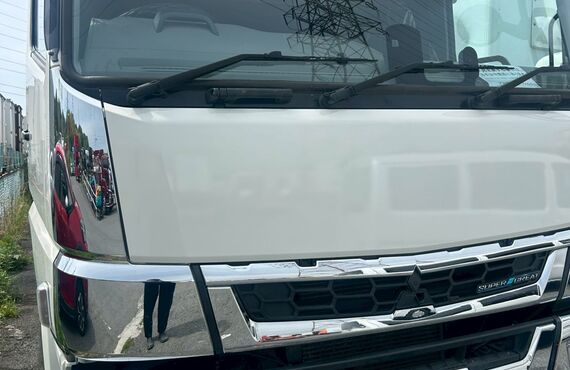 トラック車内清掃】天井のヤニ汚れ・シミの落とし方とプロの洗浄事例｜南大阪のトータルカーサポート煌